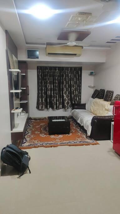 Full Furnished 1 Bhk In South Mumbaiアパートメント エクステリア 写真